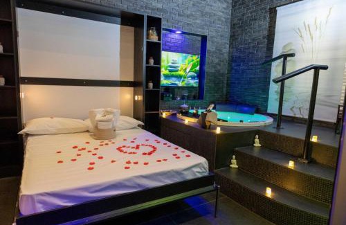 Chiaia Bed & Breakfast | Indulge at Lungomare Suite & Spa with Relaxing Amenities