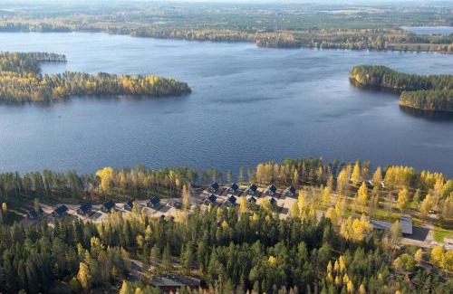 Ahtari House | Discover Luoman Hirvimökit: Pet-Friendly Beach Retreat