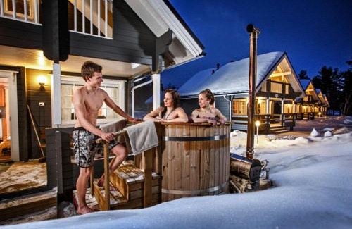 Ahtari House | Discover Luoman Hirvimökit: Pet-Friendly Beach Retreat