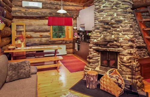 Lampivaara House | Charming Luostonseita 3: Lake View & Spa Retreat