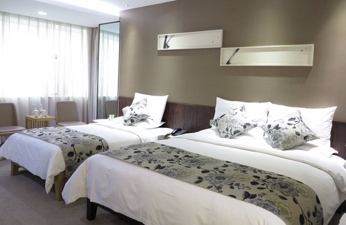 Xi Gong Hotel | Discover Luoyang Dawei Jiuchao Hotel with Family Amenities
