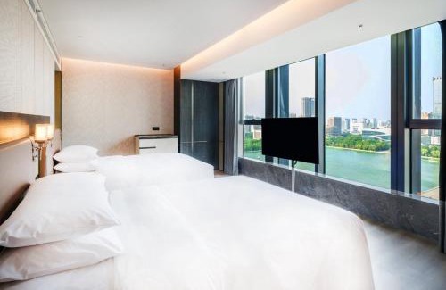 Luolong Hotel | Discover Luoyang Marriott Hotel - 5-Star Family Haven