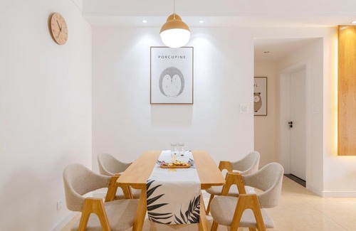 Xi Gong Hotel | Explore LuoYang Xigong·Jiuzhoucheng: Pet-Friendly Oasis