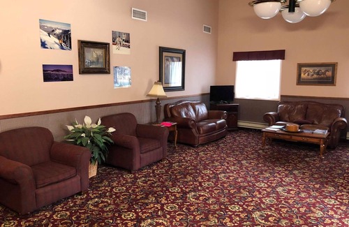 Red Lodge Hotel | Relax at Lupine Inn: Pool, Spa & Family-Friendly Amenities