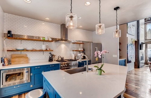 The Reserve House | Experience Lupine Mountain Modern: Chef's Kitchen & Rooftop Hot Tub