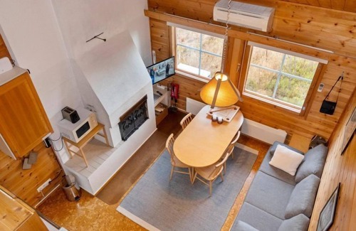 Syote House | Tranquil Getaway at Luppotupa with Lake Views & Spa