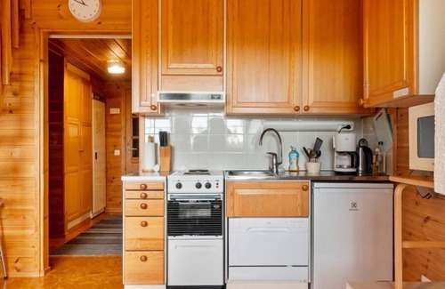Syote House | Tranquil Getaway at Luppotupa with Lake Views & Spa