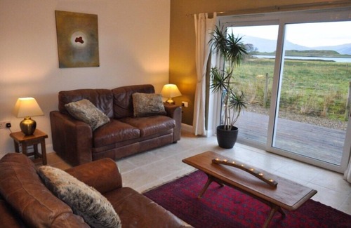 Port Appin Apartment | Oceanfront Lurach Flat: Family-Friendly with Breakfast Included