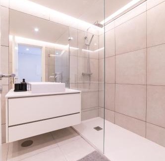 Santo Amaro Apartment | Inviting Lusíadas 53 2ºD - Cozy Two-Bedroom Retreat
