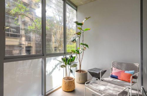 Surry Hills Apartment | Modern Sanctuary with Pet-Friendly Perks in Surry Hills