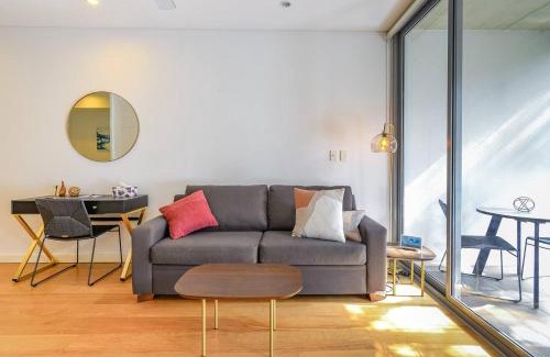 Surry Hills Apartment | Modern Sanctuary with Pet-Friendly Perks in Surry Hills