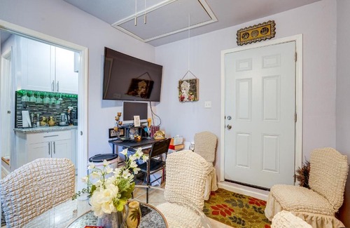 Vallejo House | Cozy Vallejo Cottage Near Napa Wineries - Family Friendly
