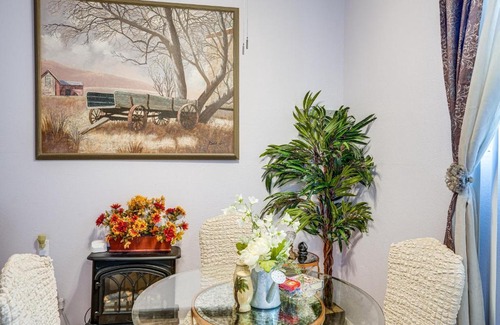 Vallejo House | Cozy Vallejo Cottage Near Napa Wineries - Family Friendly