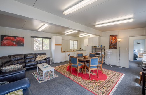Akaroa House | Pet-Friendly Retreat at Lush and Sands, Takamatua