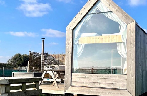 Brightlingsea House | Explore Lushna 7 Petite at Lee Wick Farm Cottages
