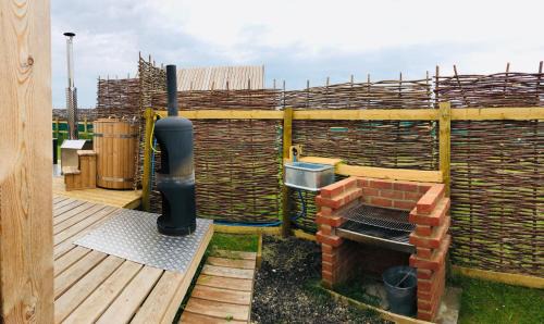 Brightlingsea House | Explore Lushna 7 Petite at Lee Wick Farm Cottages