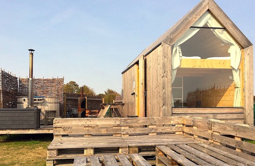 Brightlingsea Cottage | Cozy Lushna Petite 5 at Lee Wick Farm Glamping Retreat