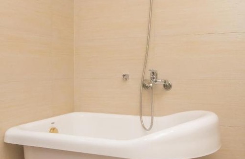 Talintsun House | Top-Rated Family-Friendly Stay at Lusihan B&B