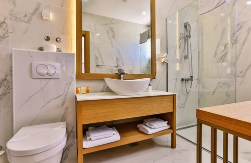 Rozino Hotel | Experience Comfort at Lusso Mare by Aycon Hotel
