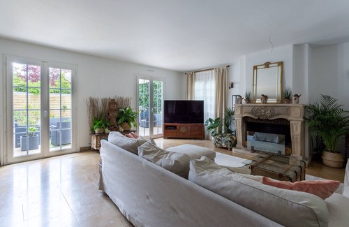 Nogent-sur-Marne House | Beautiful Lutèce Home with Garden Near Paris and Disney