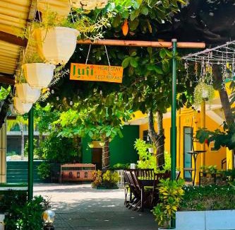 Dong Hoi Hotel | Cozy Luti Homestay with Family and Pet-Friendly Amenities