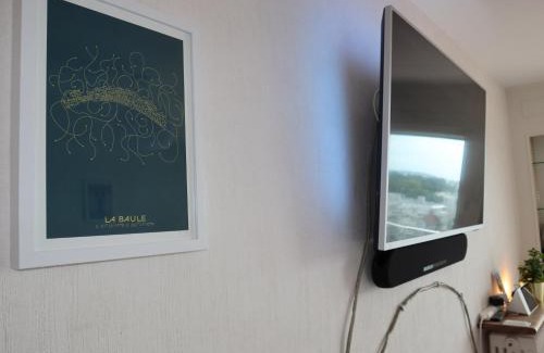 La Baule-Escoublac Apartment | Oceanfront Comfort at Lutin Vue Baie La Baule - Rated 9.2