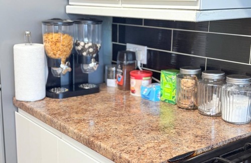 Luton House | Luton Airport Guest House