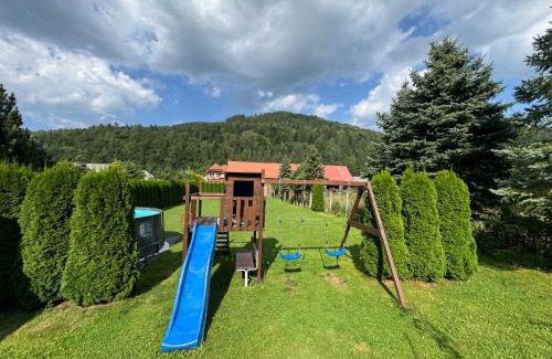 Relov House | Discover Lutra Montana: Family-Friendly Stay with Kitchen