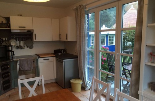 Vitte House | Cozy Luv Double House with Ocean View and Family-Friendly Amenities