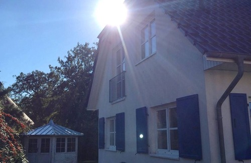 Vitte House | Cozy Luv Double House with Ocean View and Family-Friendly Amenities