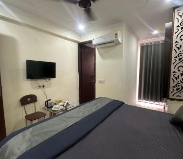 Udyog Vihar Hotel | Luvi Casa- Comfort Stay