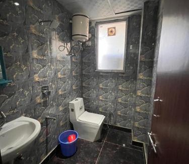 Udyog Vihar Hotel | Luvi Casa- Comfort Stay