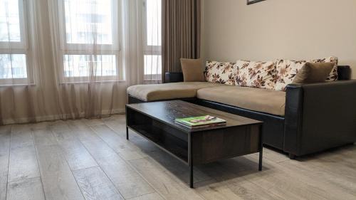Plovdiv Center Apartment | Elegant Central Apartment with Garage - 4 Star, Rated 10/10