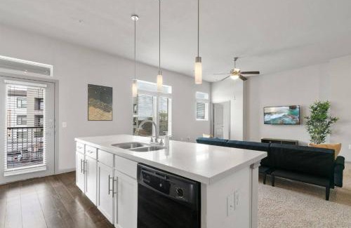 Montopolis Apartment | Stylish 2B2B Apt with Pool & Parking in Austin's Heart