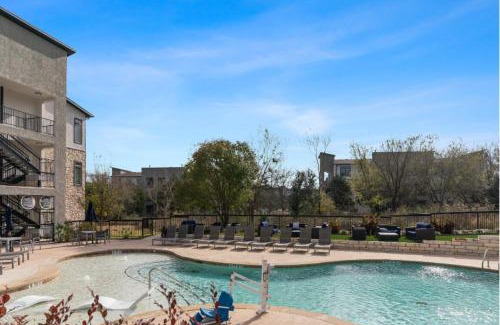 Montopolis Apartment | Stylish 2B2B Apt with Pool & Parking in Austin's Heart