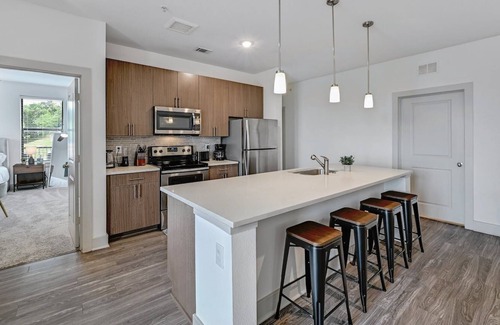 West Oak Hill Apartment | Cozy 2-Bedroom Apartment with Pool and Pet-Friendly Amenities