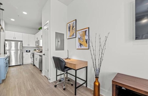 Dallas Design District Apartment | Lux 2Bed Studio Prime Location Pool Gym