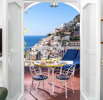 Liparlati Apartment | Lux 2BR Apartment in Positano View Terrace & Pool