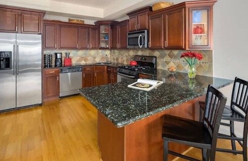 Union City Condo | Elegant 3 Bed/2 Bath with Manhattan Views & Premium Amenities