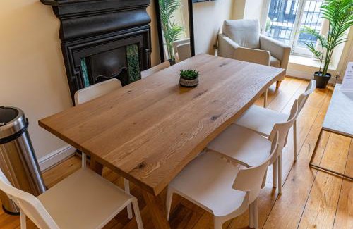 Bloomsbury Apartment | Beautiful 3-Bedroom Retreat in Covent Garden