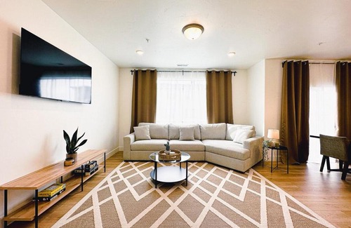 American Fork House | Elegant 3BD/2BA Retreat with Pool & Perfect Ratings