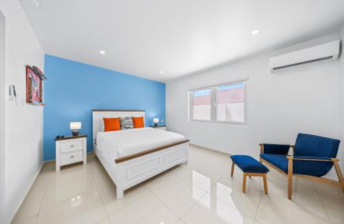 Kamay Apartment | LUX 3BR and 2BA Villa with Pool Mango Villa by Bocobay