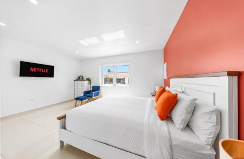 Kamay Apartment | LUX 3BR and 2BA Villa with Pool Mango Villa by Bocobay