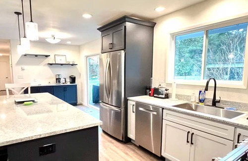 Union Hill-Novelty Hill House | Lux 3BR Home + Game Room - Wooded Escape Near Downtown Redmond