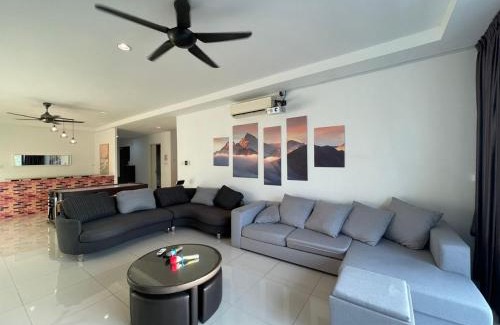 Iskandar Puteri Apartment | Stylish 3BR Hotel near Legoland with Ocean View & Pool