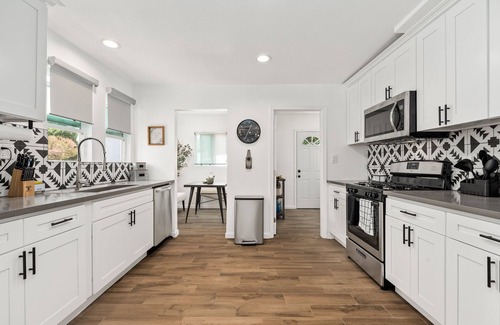 San Bernardino House | Ideal 4BR Retreat near NOS & Yaamava with Private Backyard