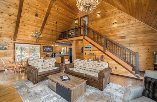 Necowa Cove Cabin | Lux 5Br, Lake & Mtn View, Hot Tub, Firepit Game Rm