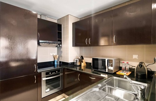 Palm Jumeirah Apartment | Lux Anantara Palm Retreat, Iconic Burj Al Arab & Sea Views