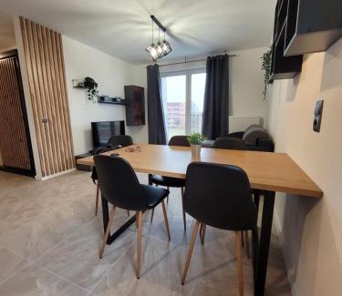 Chrzanow Apartment | Guest Rated 9.6: LUX Apartament - Family-Friendly Escape