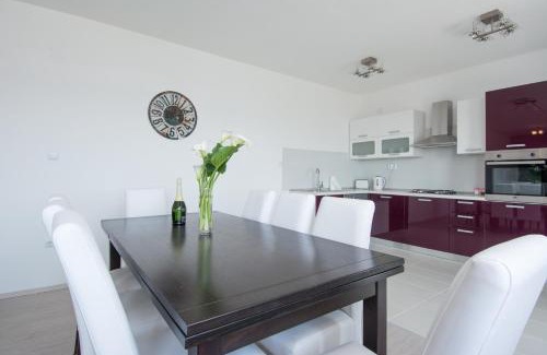 Seget Donji Apartment | Oceanfront Apartment with Breathtaking Sea Views
